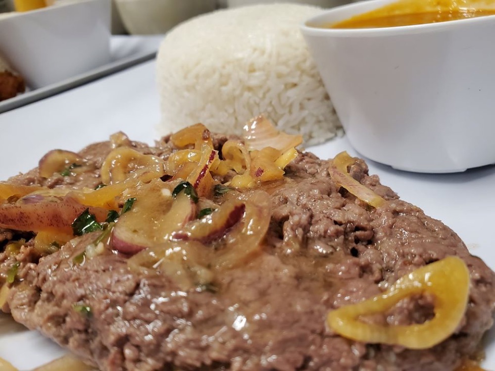 Bistec encebollado