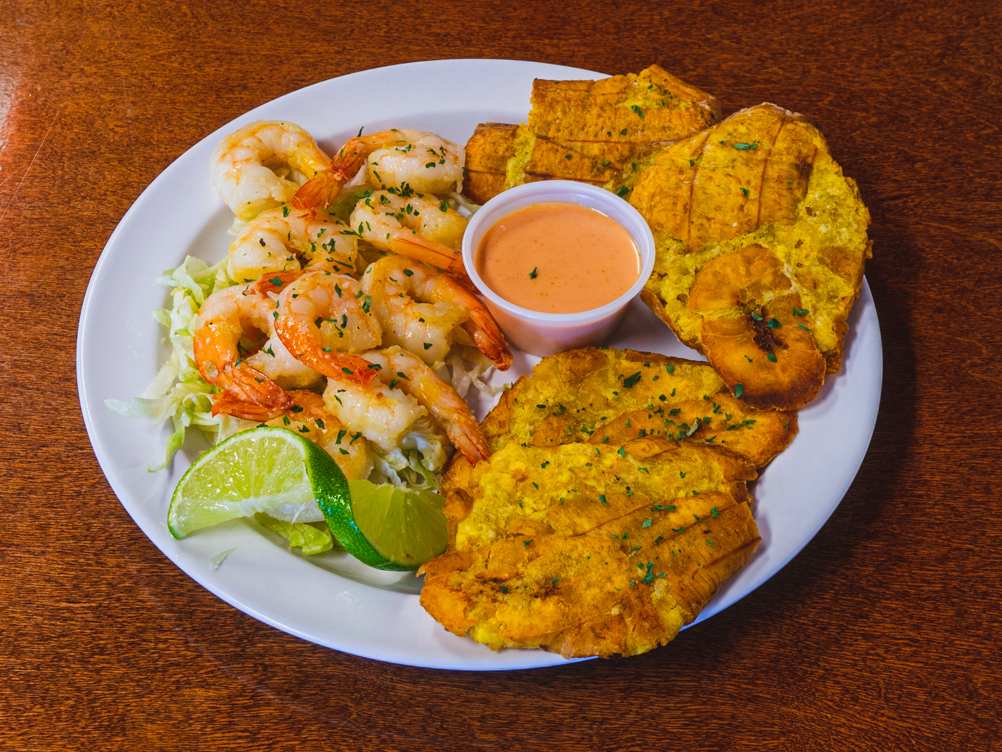Camarones con Tostones
