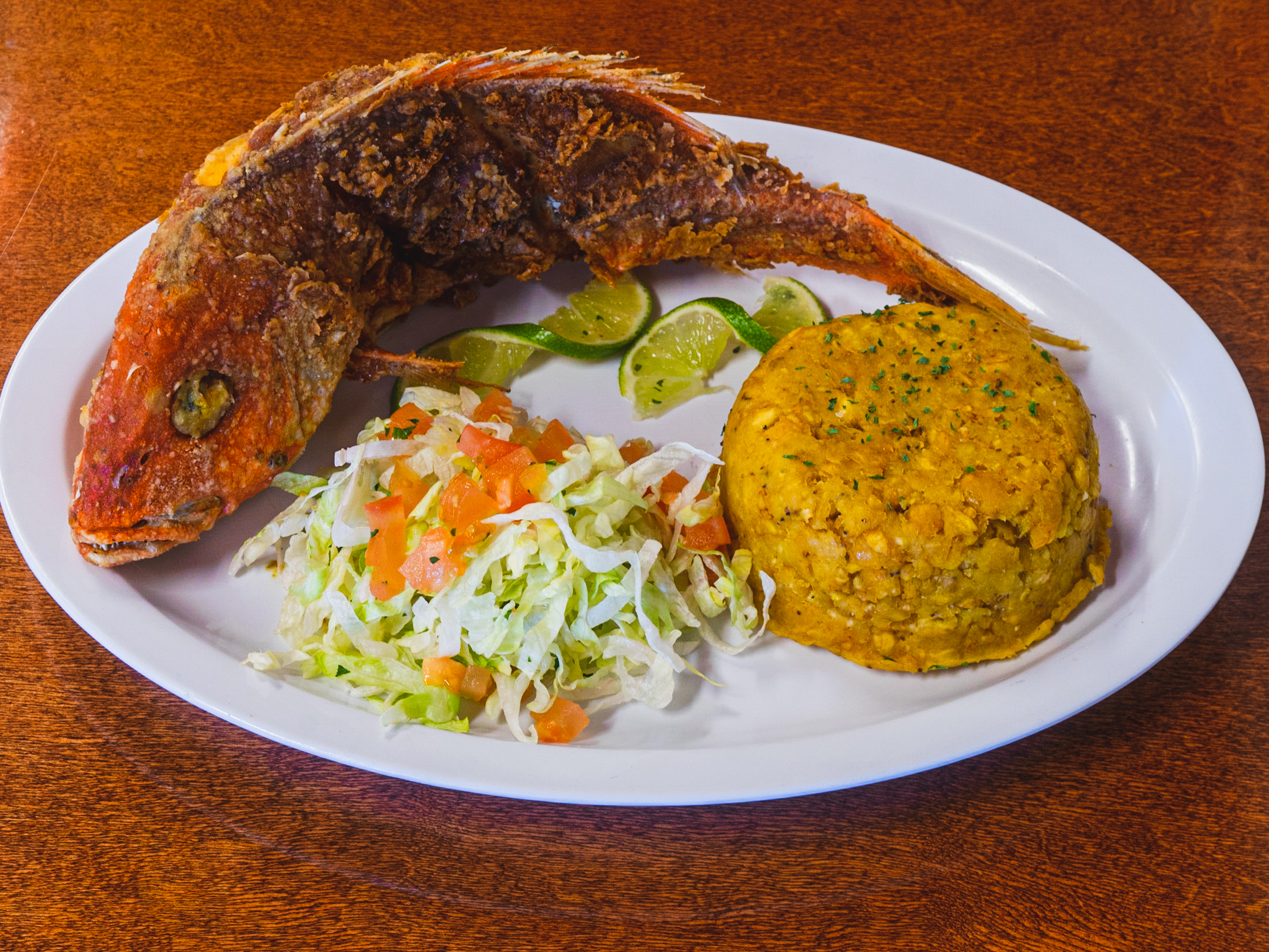 Chillo Frito con Mofongo